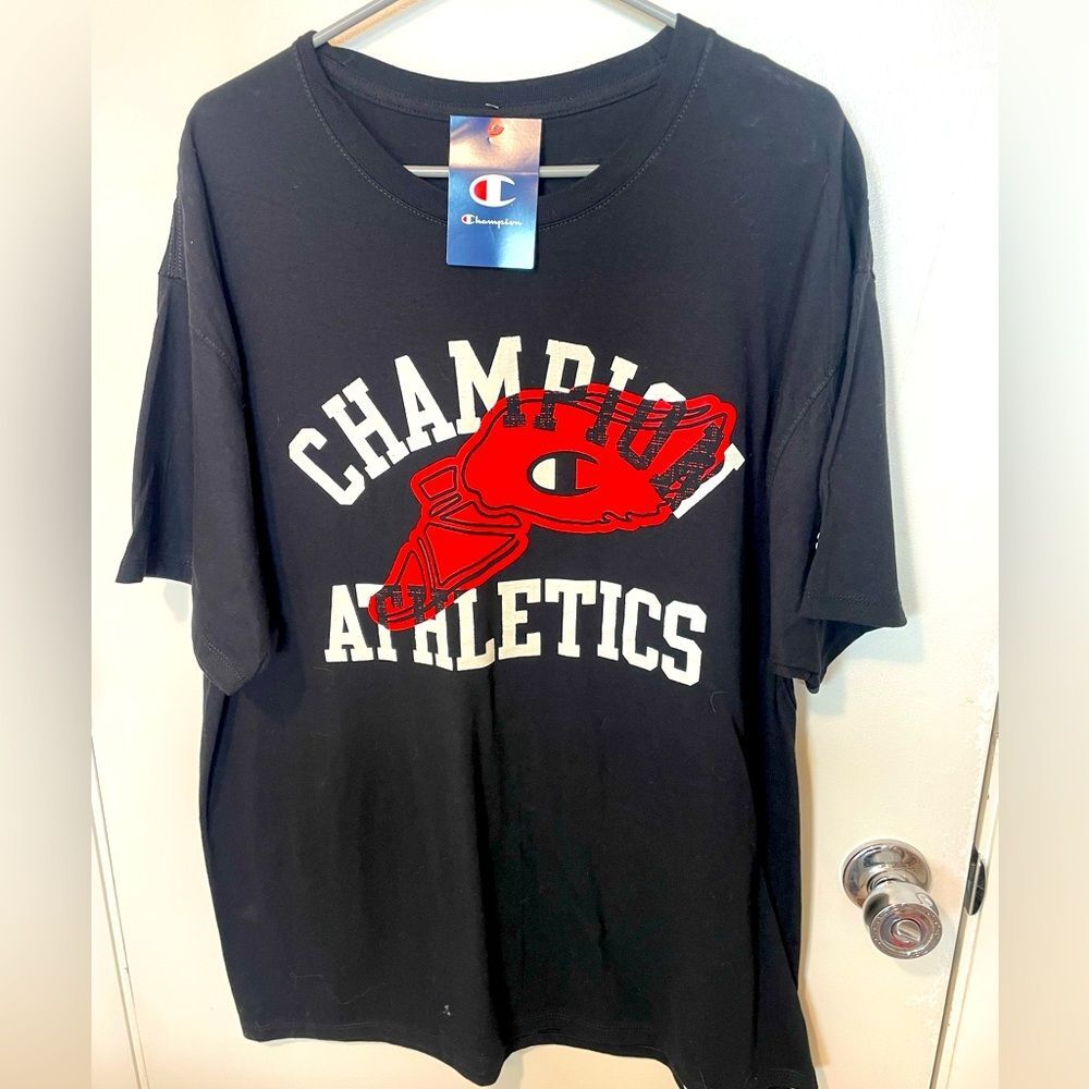 New Champion men classic graphic logo black tee shirt sz XL